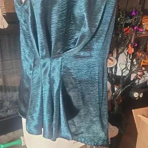 Forrest green blouse - Picture 2 of 3